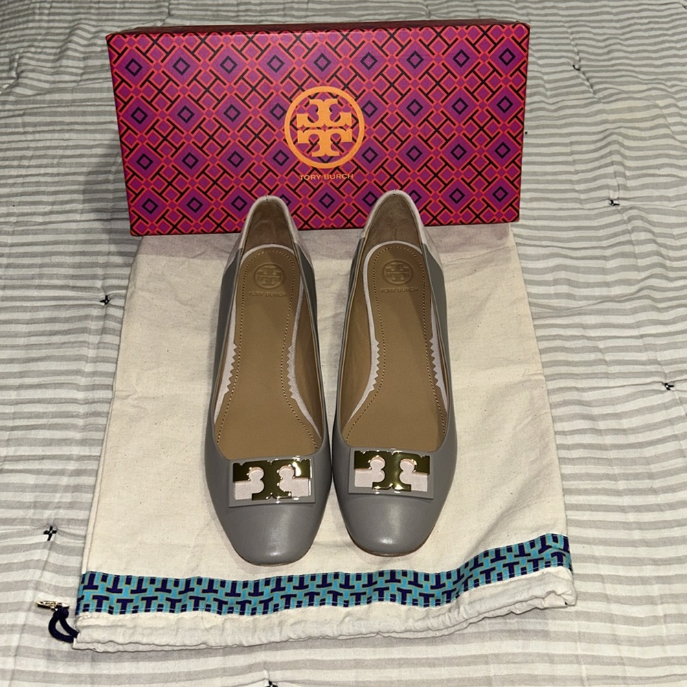 Tory Burch sz 8.5 Gigi round toe flat shoes